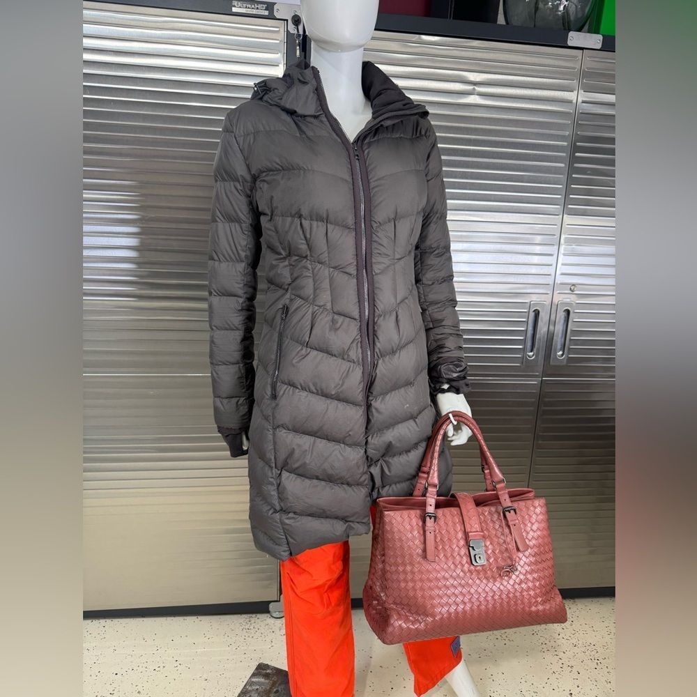 Bottega Veneta Medium Nappa Intrecciato Roma Tote - Picture 15 of 15